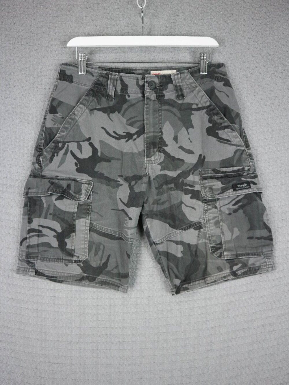 Wrangler Grey Camo Cargo Relaxed Cotton Shorts Mens 30W Y2K